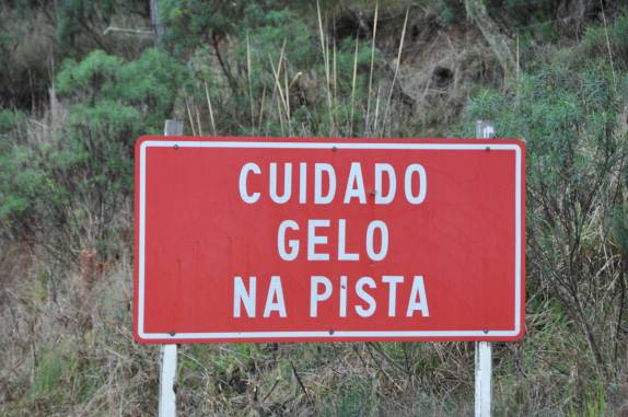 Placa de trânsito comum na região de Urubici - SC